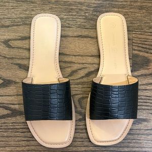 BRAND NEW - Black slide sandals